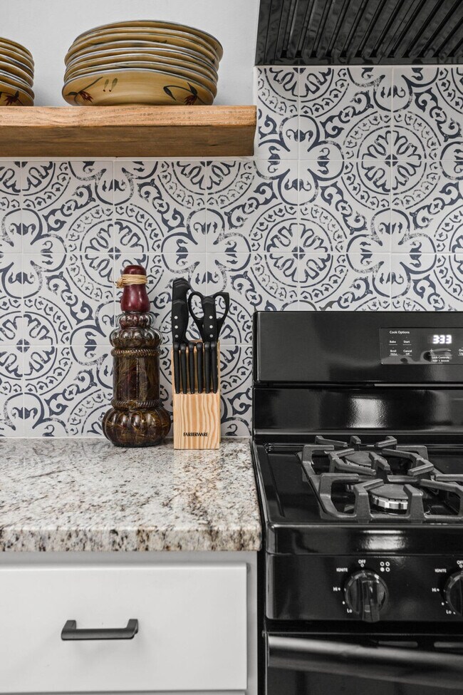 Building Photo - 848 Camp St