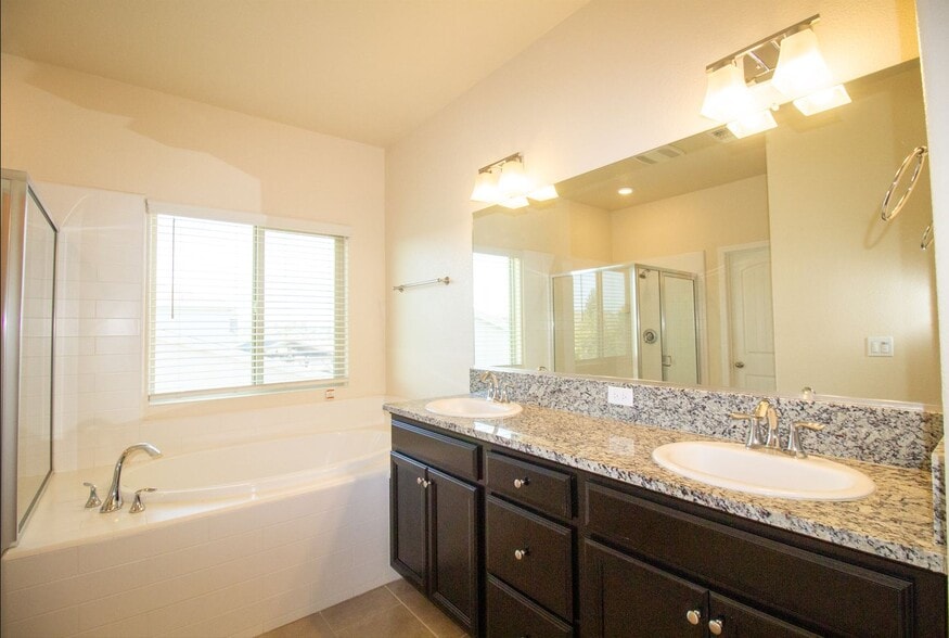 Building Photo - 4419 Kerr Ct