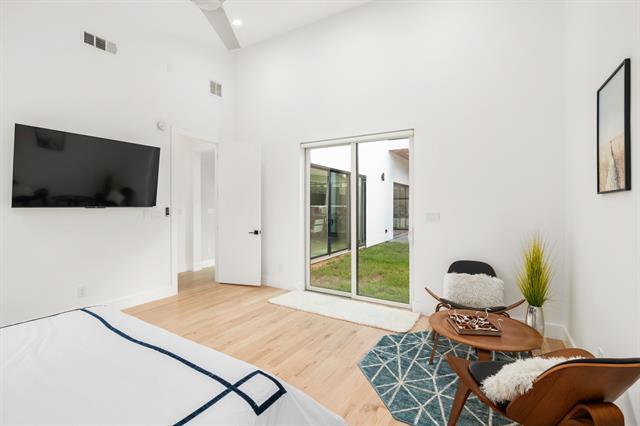 Building Photo - 4811 Cowan Ave