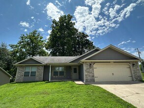 Building Photo - 333 Lyle Curtis Cir