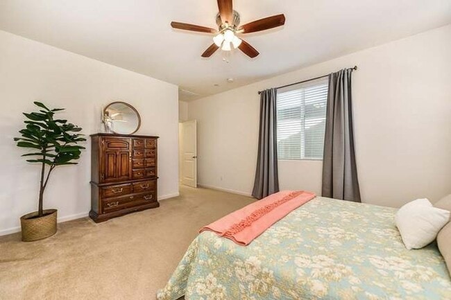 Building Photo - NICE TWO STORY HOME IN WEST ROSEVILLE!