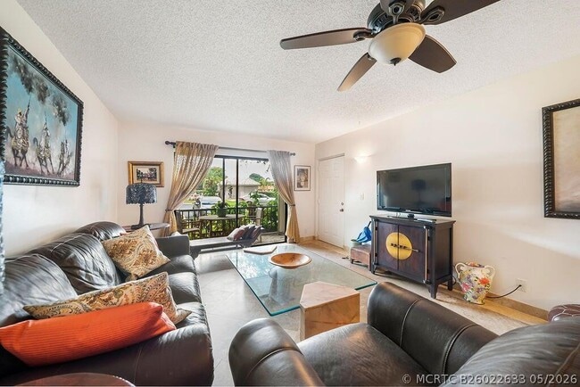 Building Photo - 9900 Pineapple Tree Dr