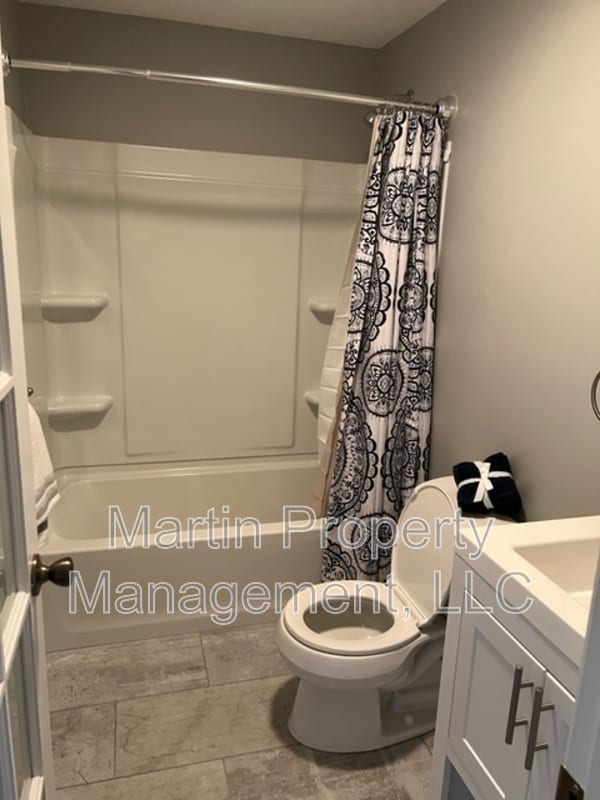 Building Photo - 65 Kennedy Dr