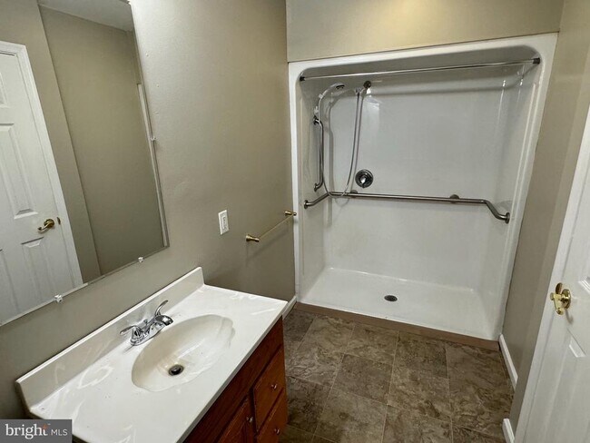 Building Photo - 531 W Penn Ave