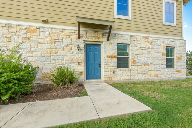 Building Photo - 1620 Bryant Dr