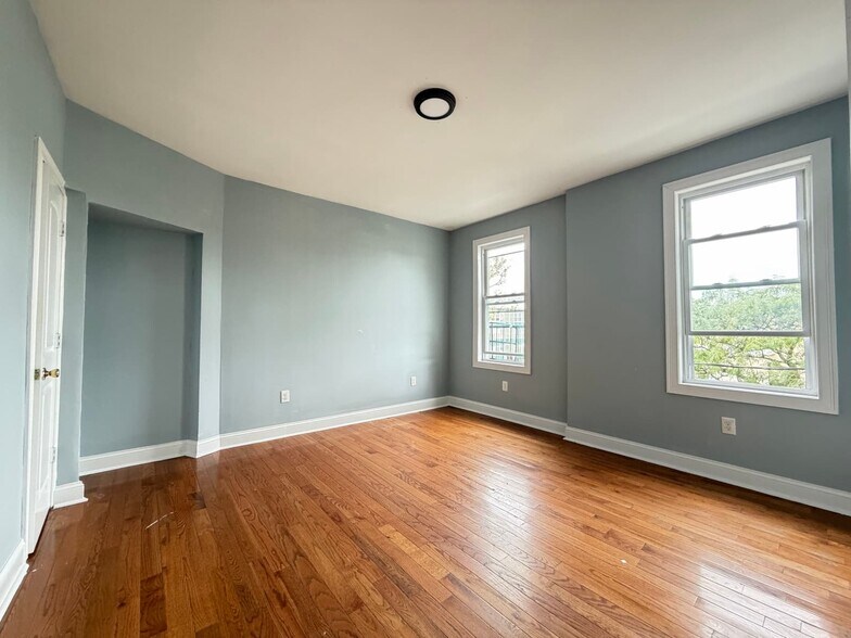 Building Photo - 94 Seaview Ave