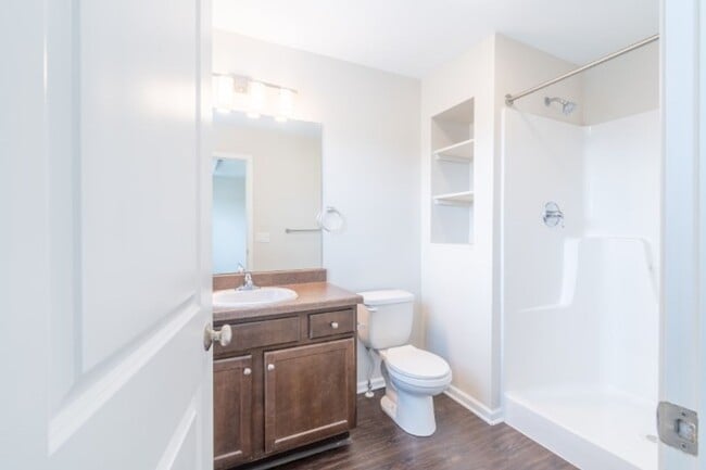 Building Photo - Huge, Open Floor Plan Townhome for RENT at Johnston Common Brownstones!