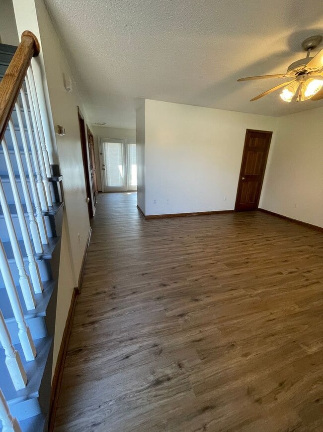 Building Photo - 3 Bedroom 2.5 Bath Townhome Located in Fountain Inn!!! Just minutes from the Downtown Area!