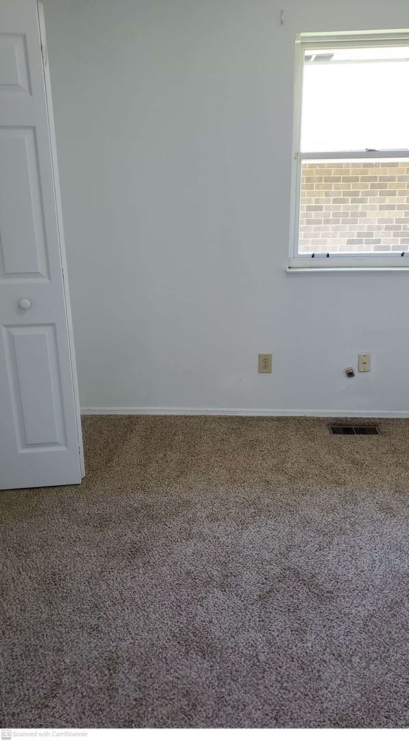 Building Photo - Cozy 3 Bed, 1 Bath, Convenient to I-70 and WPAFB, with AC!