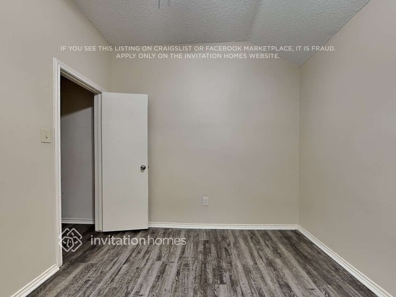 Building Photo - 6736 Driffield Cir E