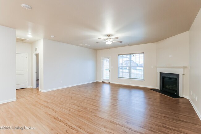 Building Photo - 11900 Parkside Vista Ln