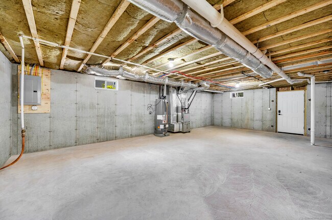 Building Photo - 33 West End Ave