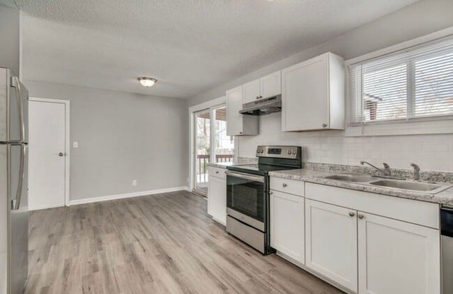 Building Photo - Coming Soon! Stylish 3-Bed, 2-Bath Home wi...