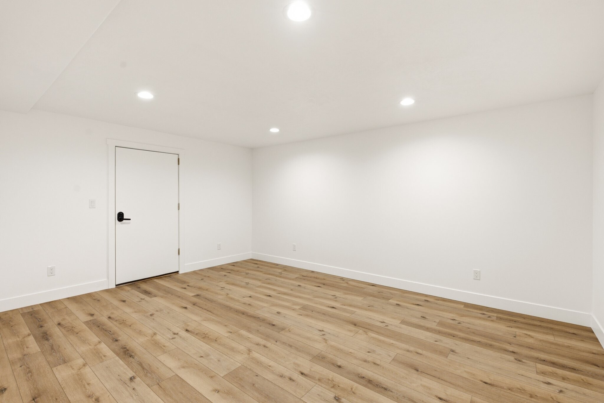 Building Photo - 2453 Brookglen Dr