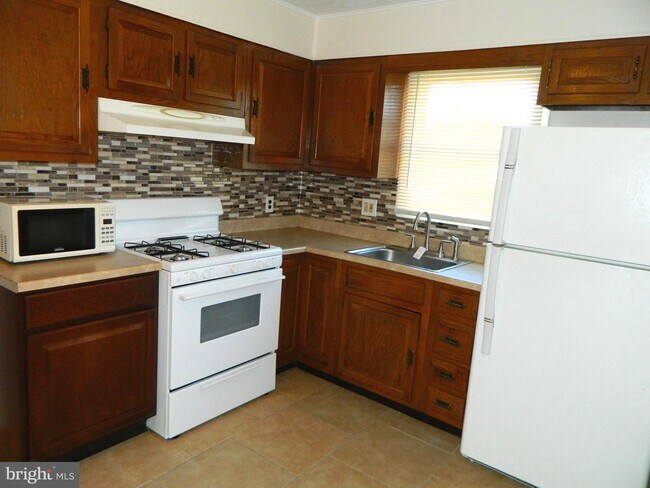 Building Photo - 1809 N Black Horse Pike