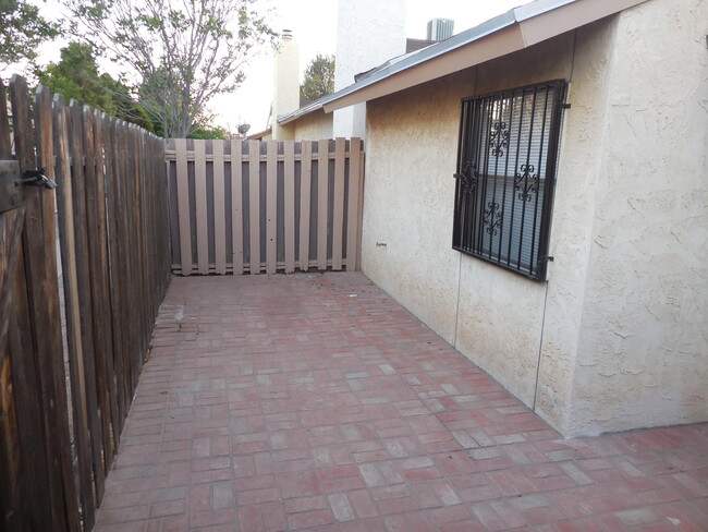Building Photo - 3210 Isla Bahia Way