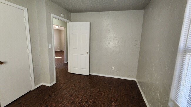 Building Photo - Nice 2 bed 1 bath in OKC!  $895 Per Month!