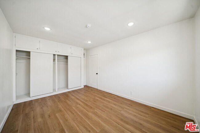 Building Photo - 1206 Hayworth Ave