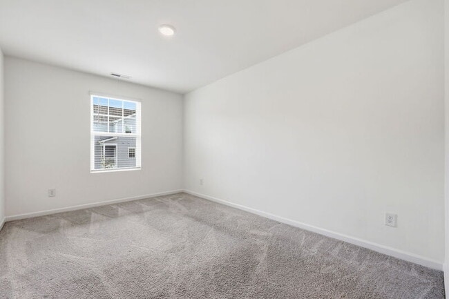 Building Photo - 307 Spaight Acrs Wy
