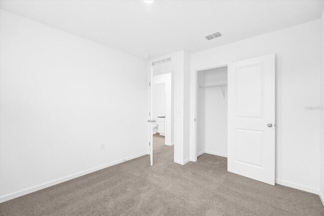 Building Photo - 5942 Chestnut Grv Pl