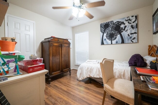 Building Photo - 2834 Falcon Knoll Ln