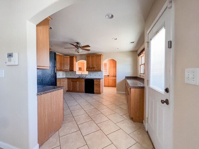 Building Photo - A Beautiful 2 Bedroom Home with Office and 2 Bonus Room