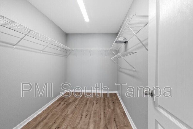 Building Photo - 10602 Massimo Dr