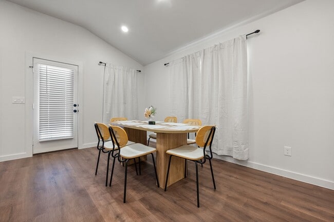 Building Photo - Furnished, Finished, and Ready for YOU!