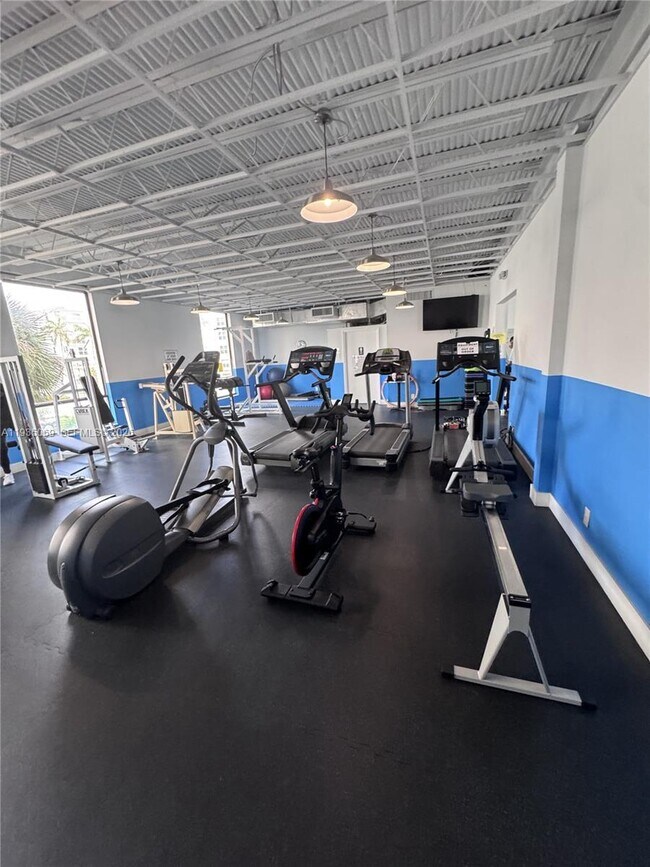 Building Photo - 1500 S Ocean Dr