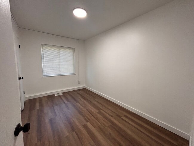 Building Photo - 3357 S Flamingo Way