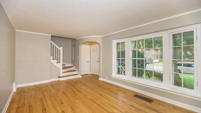 Building Photo - AMAZING 3BED/1.5BATH AUBURN GRESHAM SF HOME