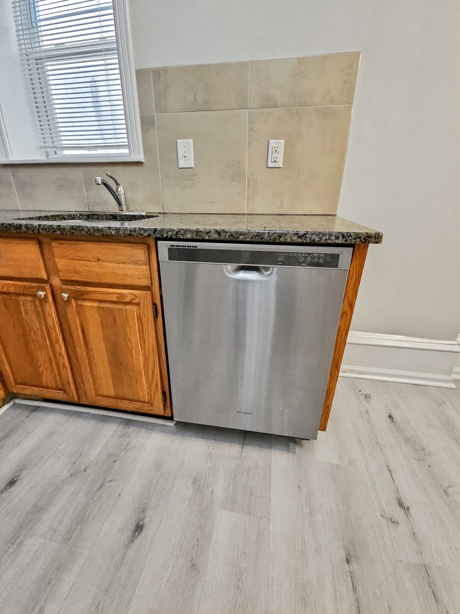 Building Photo - 637 N 32nd St