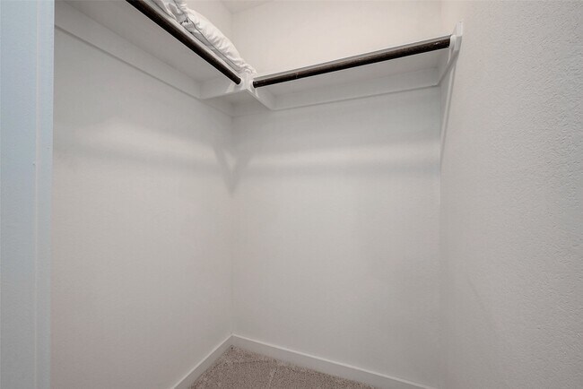 Building Photo - 430 W Cascade Heights Dr