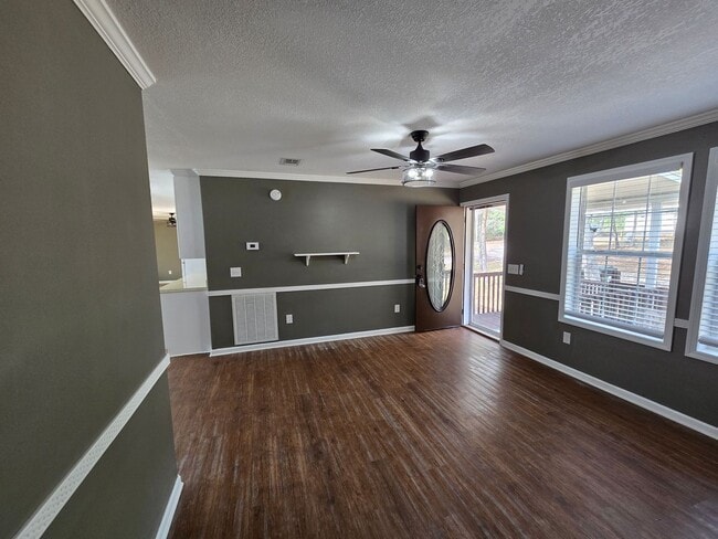 Building Photo - 5527 Lassen St