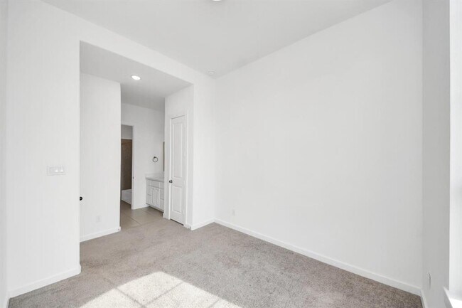 Building Photo - 9807 Hudson St