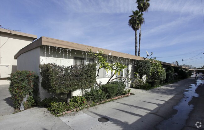 Building Photo - 7761 Melrose St
