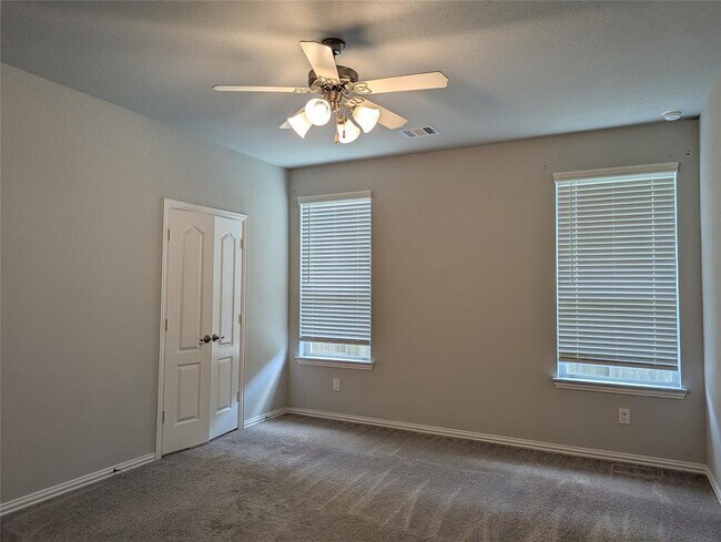Building Photo - 10323 Birch Peak Dr