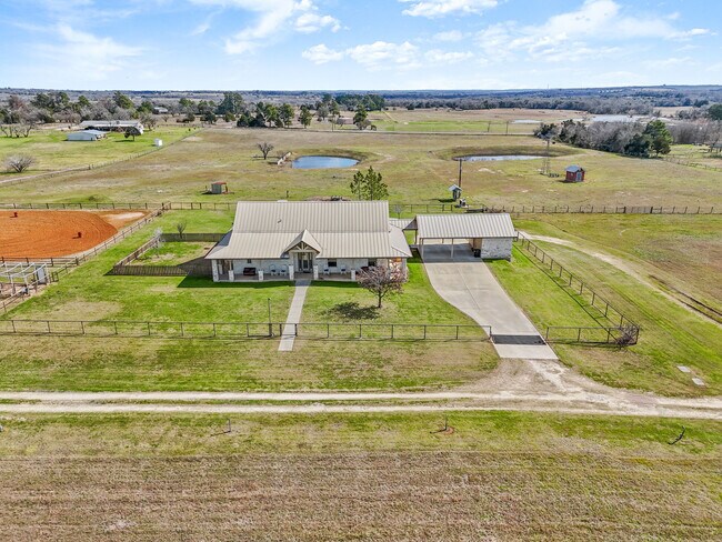 Building Photo - 140 Youngs Prairie Rd