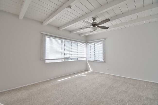 Building Photo - r221 39th