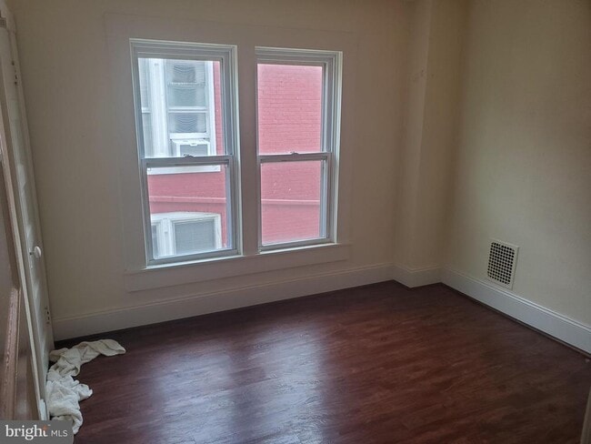 Building Photo - 437 S Burhans Blvd