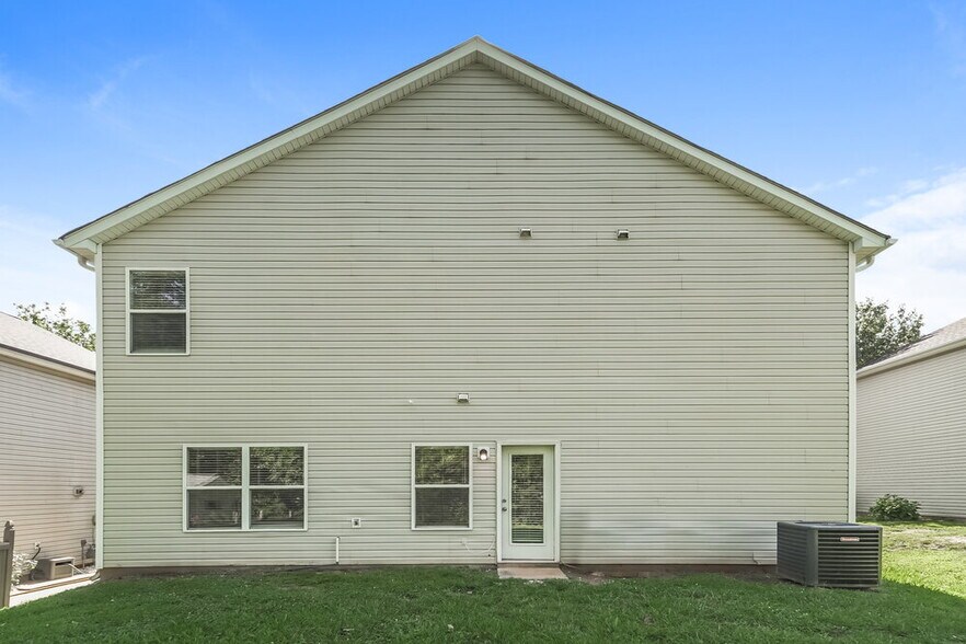 Building Photo - 4701 Potters Glen Rd