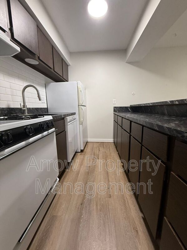 Building Photo - 649 S 18th St