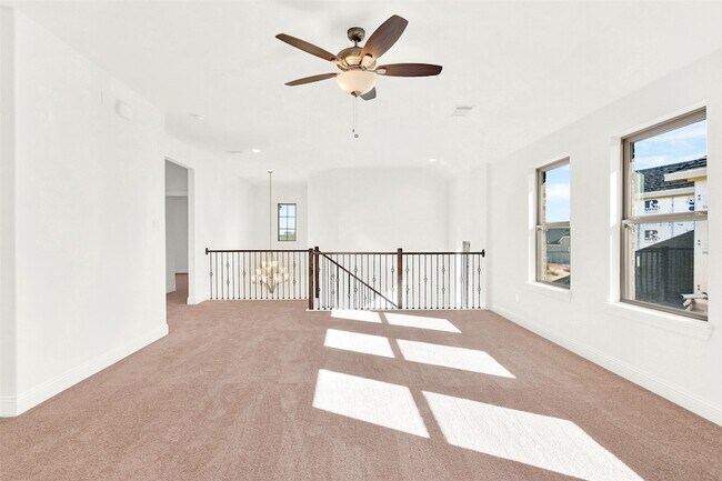 Building Photo - 2414 Thavie St