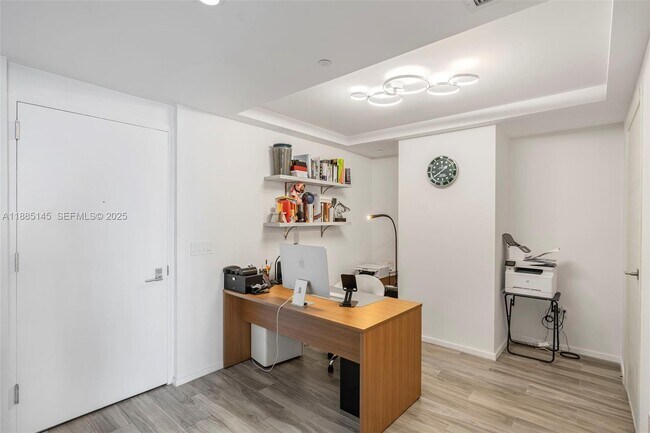 Building Photo - 801 S Miami Ave