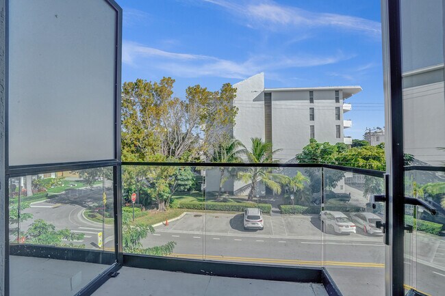 Building Photo - 9356 Bay Harbor Terrace