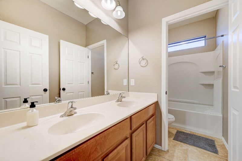 Building Photo - 10223 W Raymond St