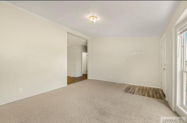 Building Photo - Stunning St. Anthoney Home: Recently Remod...