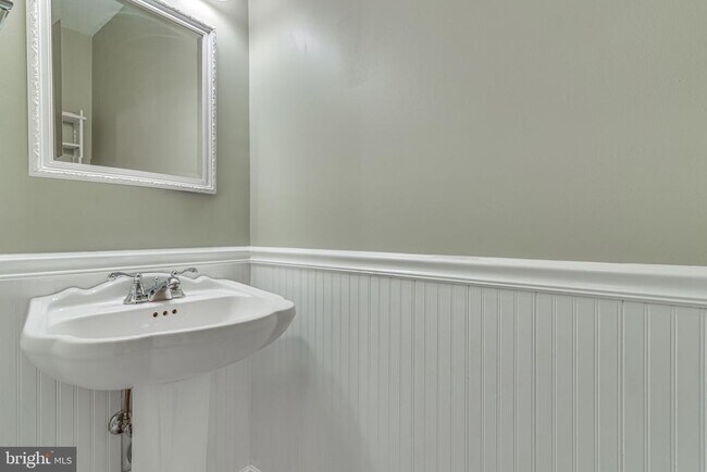 Building Photo - 4406 Churchman Ct