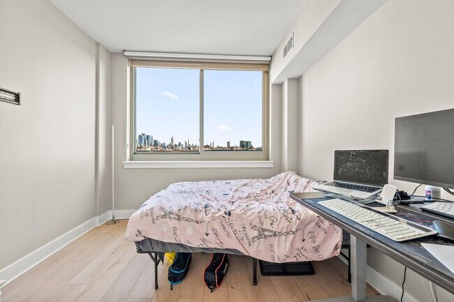 Building Photo - 800 Jackson St