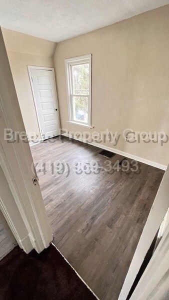 Building Photo - 1912 Greenwood Ave